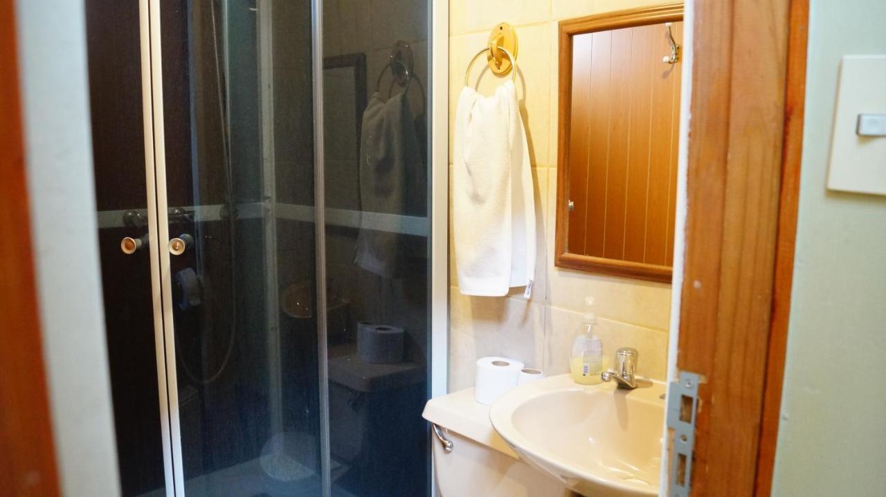 Hostal Bernardita Πουέρτο Νατάλες Εξωτερικό φωτογραφία