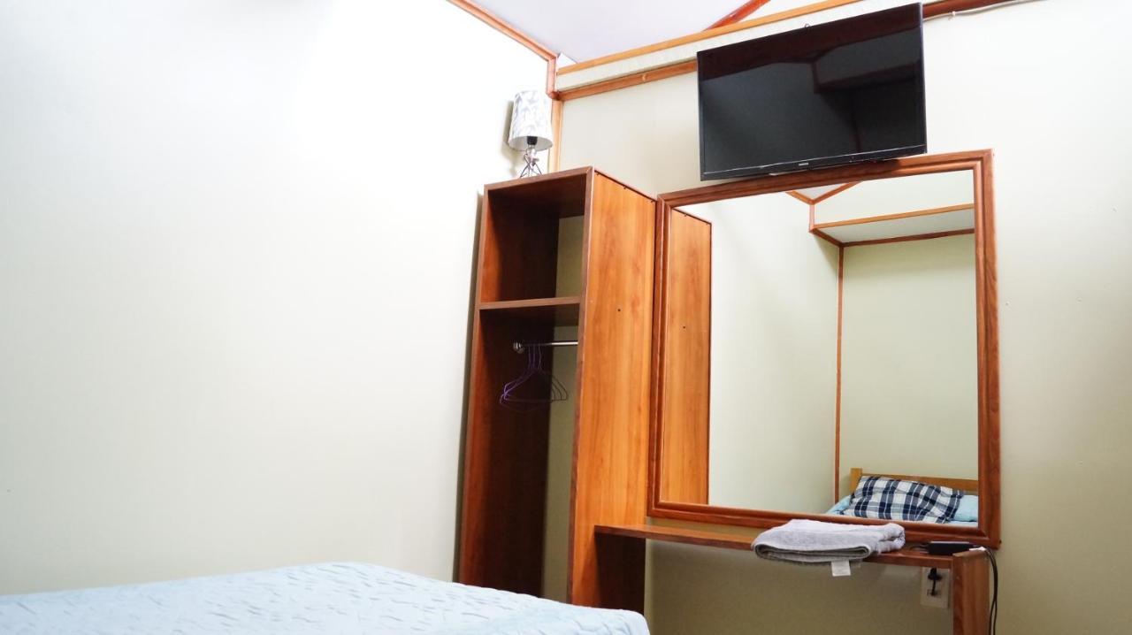 Hostal Bernardita Πουέρτο Νατάλες Εξωτερικό φωτογραφία